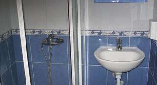 Гостиница Inn Efsane Рыбачье Трехместный номер-4
